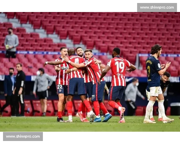 意甲金靴悬念迭起,谁将上演巅峰对决! 意甲金靴悬念迭起,谁将上演巅峰对决!