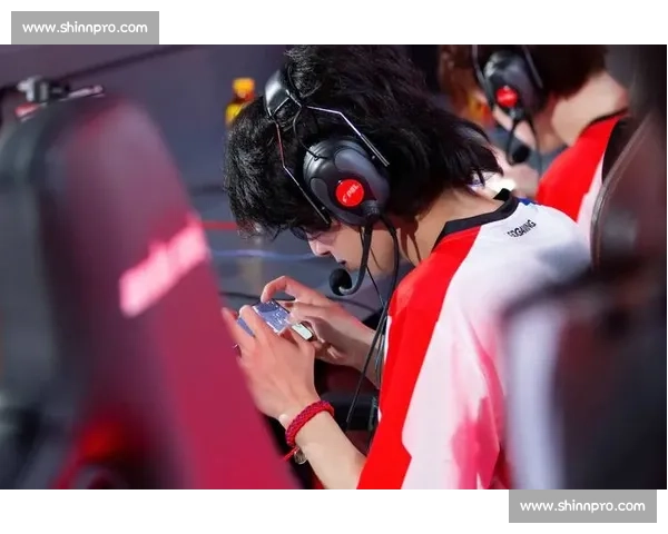 赛场之外的他们：南美电竞冠军榜选手生活大揭秘，触动人心